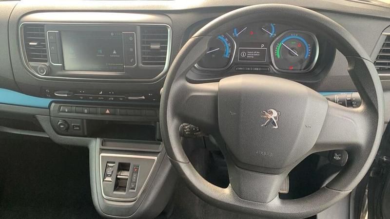 Used Peugeot e-Traveller Active 98 kW (134 HP) 2021 Grey MPV