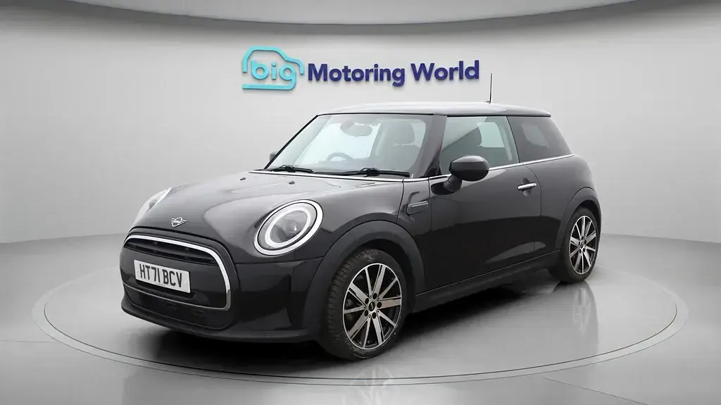 Usado Mini Cooper Classic 136 HP (100 kW) 2021 Preto Citadino