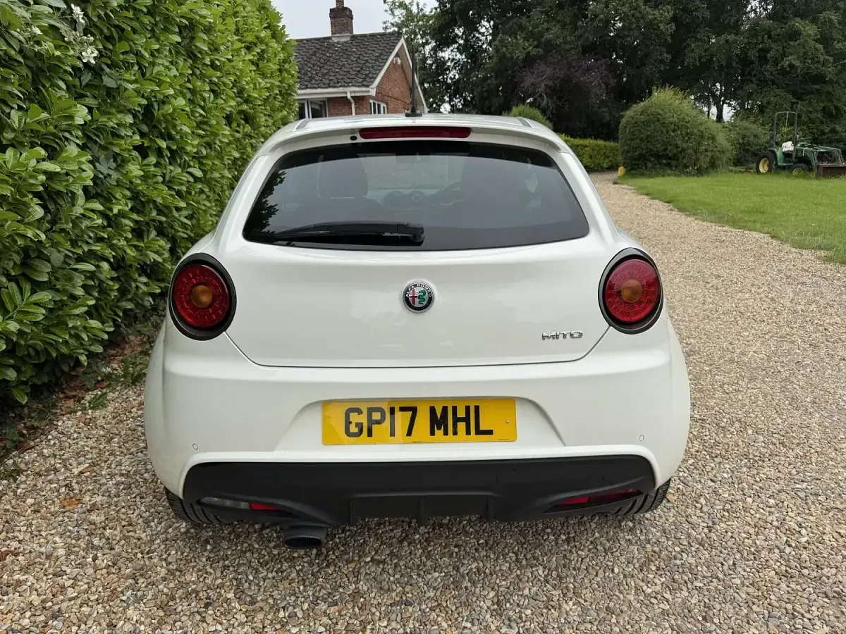 Used Alfa Romeo MiTo Edizione Speciale 105 HP (77 kW) 2017 White Hatchback