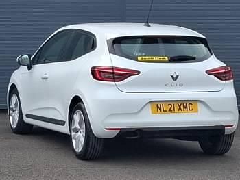 Used Renault Clio V Play 100 HP (73 kW) 2021 White Hatchback