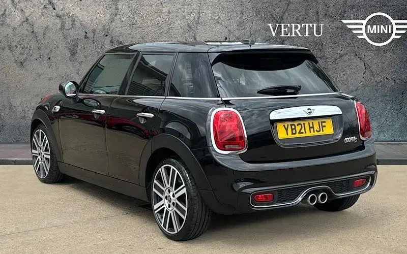 Used Mini Cooper S Exclusive 192 HP (141 kW) 2020 Midnight black Hatchback