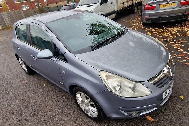 Silver Used 2009 Vauxhall Corsa Design Edition Hatchback | £3,000 (Fair price) - Image 1/1