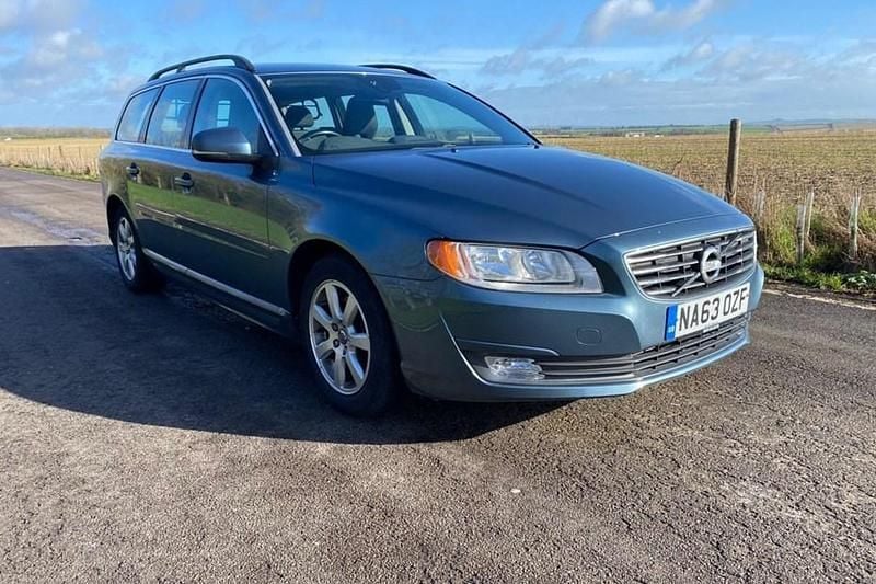 Used Volvo V70 Business Edition 115 HP (84 kW) 2013 Blue Estate