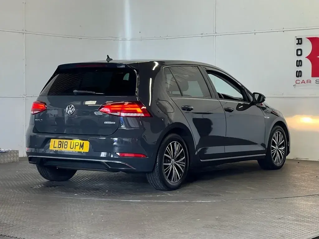 Used VW Golf VII SE 130 HP (95 kW) 2018 Grey Hatchback