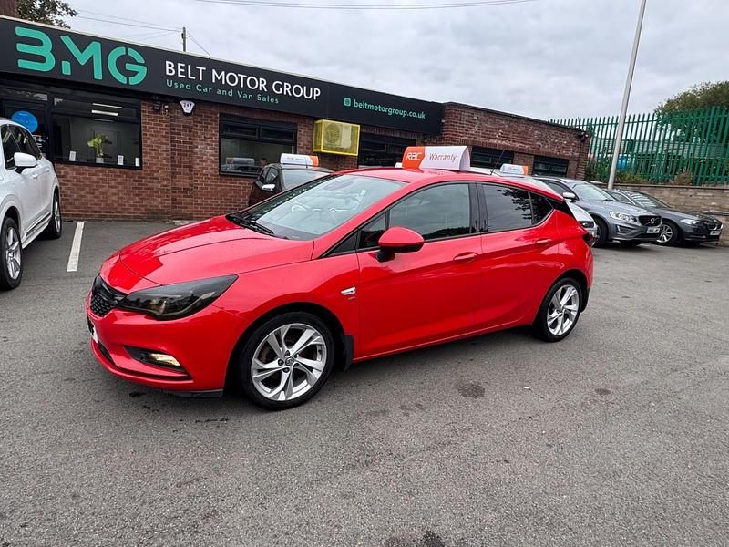 Red Used 2018 Vauxhall Astra SRi Hatchback | £4,495 (Good price) - Image 1/4
