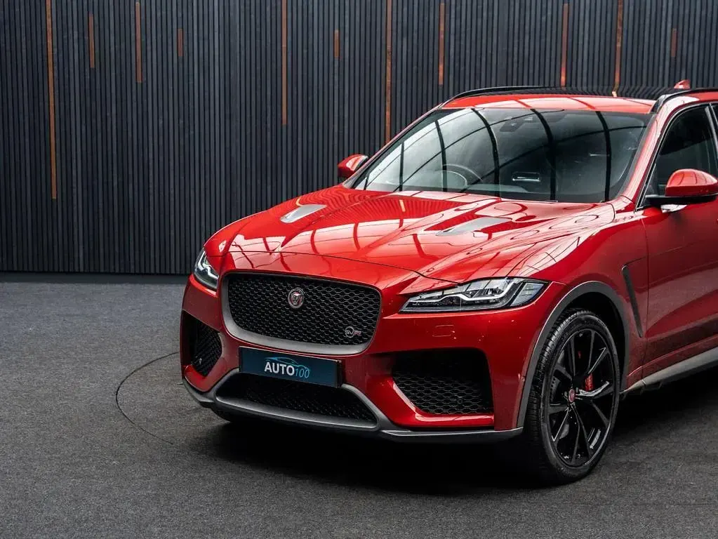 Used Jaguar F-Pace SVR 550 HP (404 kW) 2019 Red SUV