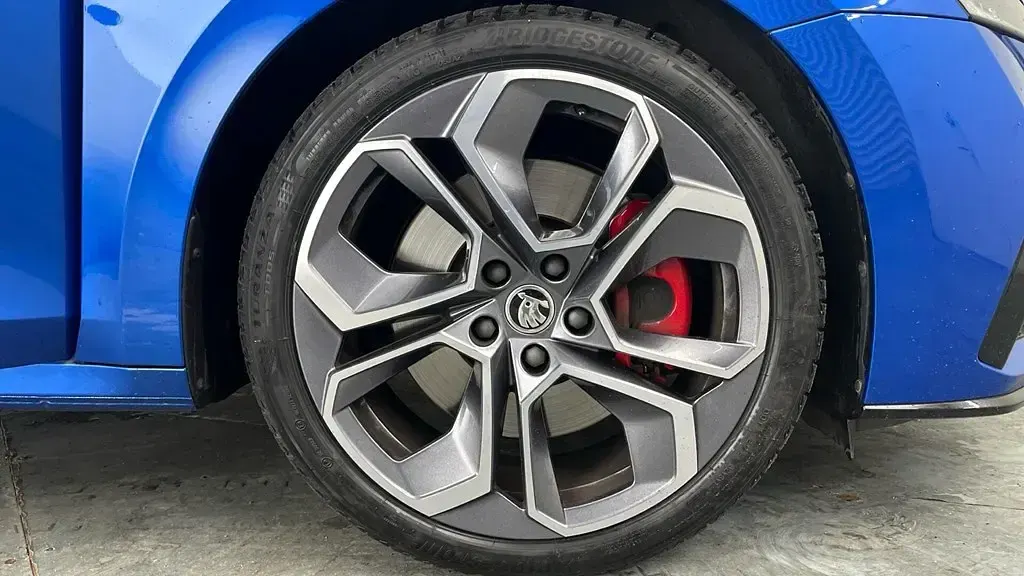 Used Skoda Octavia vRS 245 HP (180 kW) 2023 Blue Hatchback
