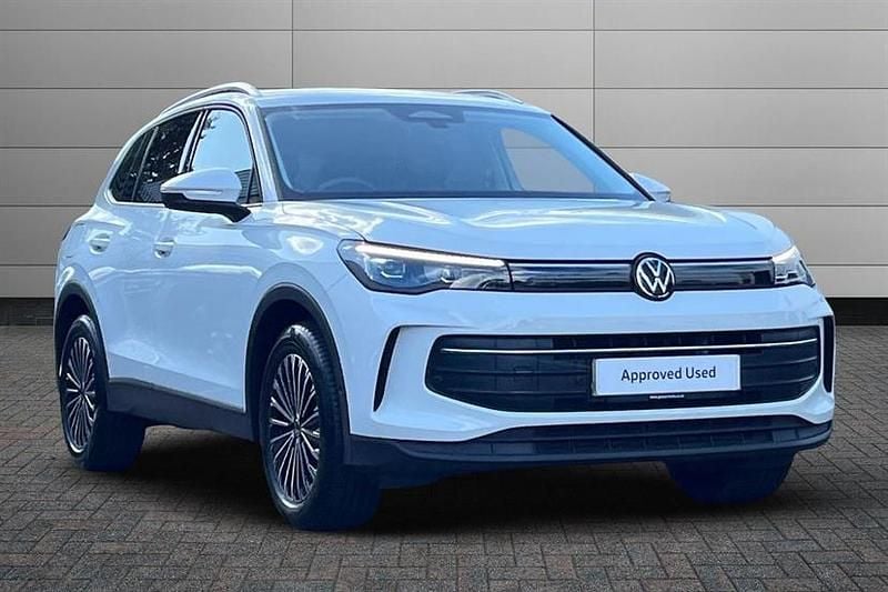 Pure white Used 2025 VW Tiguan Match SUV | £31,495 - Image 1/4