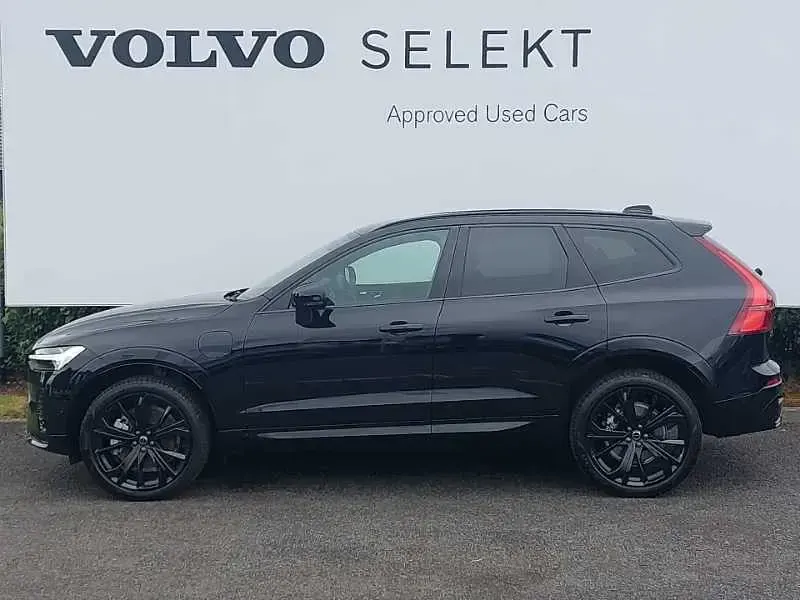 New Volvo XC60 Plus 350 HP (257 kW) 2026 Metallic  onyx black SUV