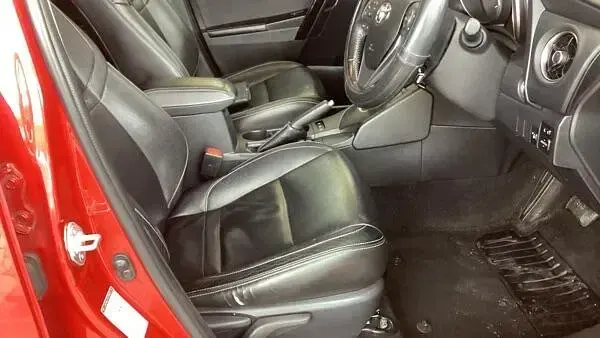 Used Toyota Auris Hybrid Design 2016 Red Hatchback