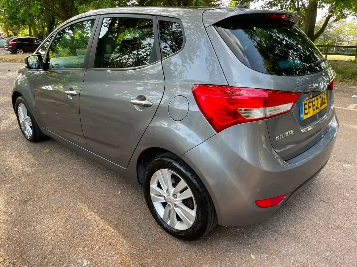 Used Hyundai ix20 Style 90 HP (66 kW) 2012 Grey Hatchback