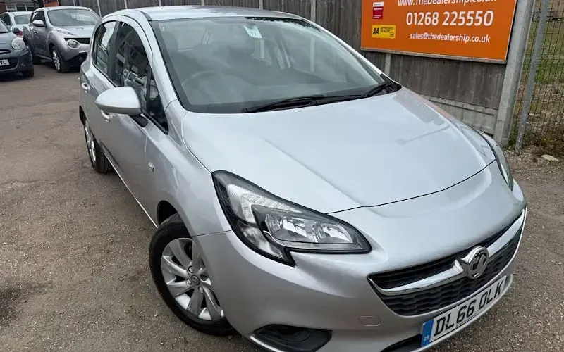 Used Vauxhall Corsa Design Edition 90 HP (66 kW) 2016 Silver Hatchback