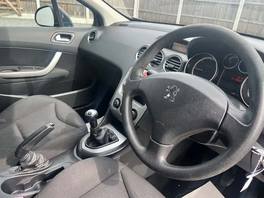 Used Peugeot 308 S 90 HP (66 kW) 2008 Black Hatchback
