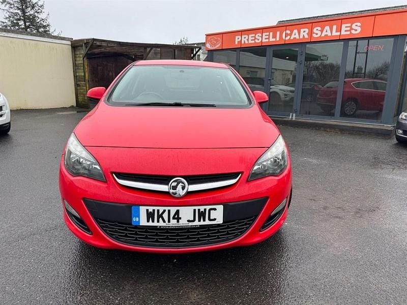 Used Vauxhall Astra Excite 2014 Red Hatchback
