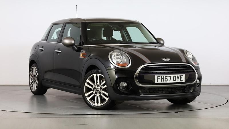 Black Used 2018 Mini Cooper Hatch Hatchback | £14,250 (Super price) - Image 1/4