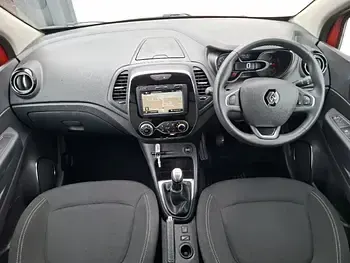 Used Renault Captur Iconic 90 HP (66 kW) 2019 Red SUV