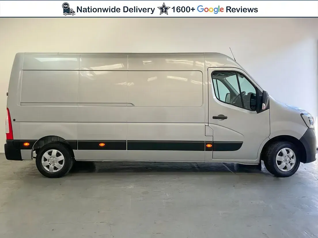 Used Renault Master Business 135 HP (99 kW) 2023 Grey MPV