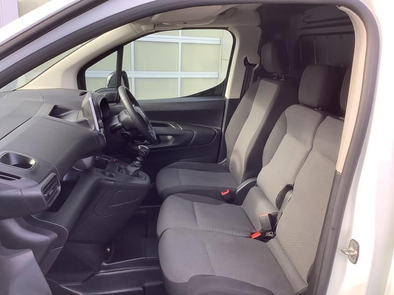 Used Citroën Berlingo 100 HP (73 kW) 2022 White MPV