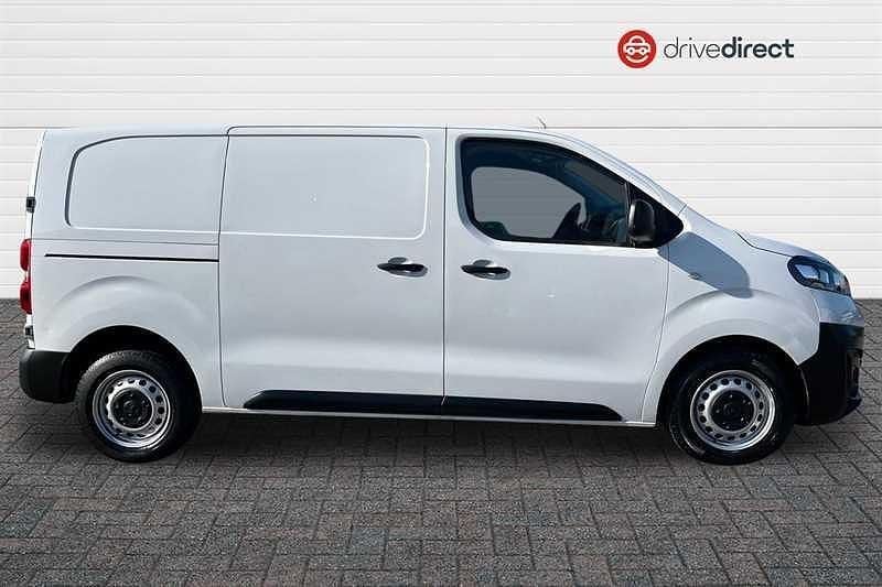 Used Vauxhall Vivaro S 100 HP (73 kW) 2023 White MPV