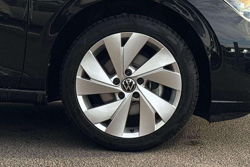 Begagnad VW Golf VIII Style 150 HK (110 kW) 2024 Svart Halvkombi