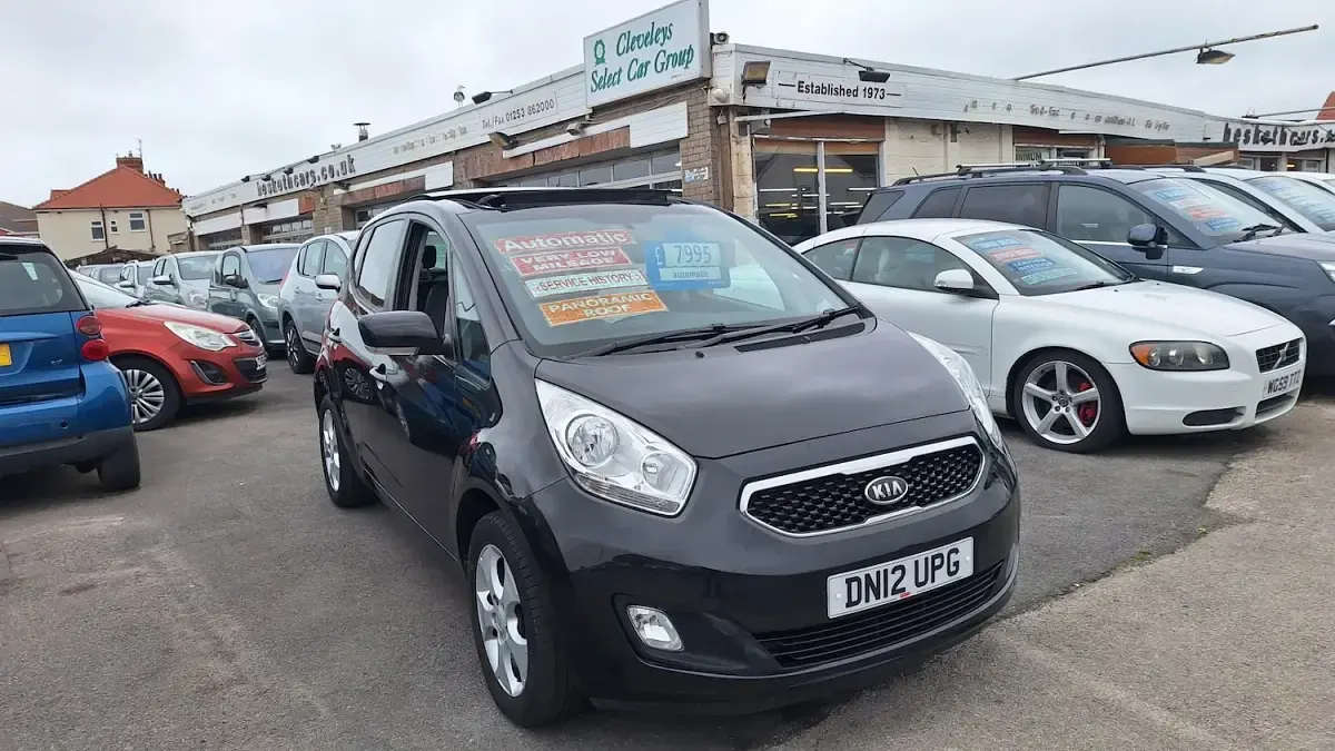 Used Kia Venga 125 HP (91 kW) 2012 Black Hatchback