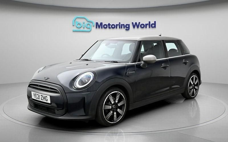 Używany Mini Cooper Exclusive 136 KM (100 kW) 2021 Niebieski Hatchback