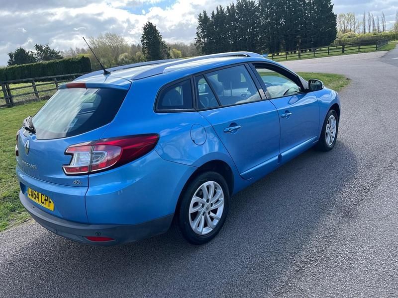 Used Renault Mégane GrandTour Dynamique 2015 Blue Estate