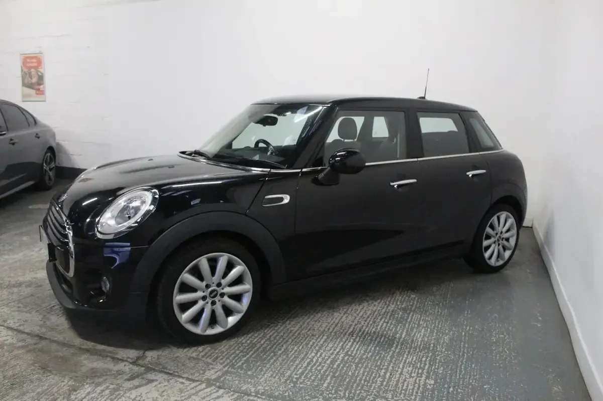 Used Mini Cooper D Hatch 116 HP (85 kW) 2018 Black Hatchback