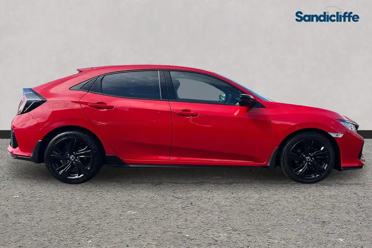 Begagnad Honda Civic Sport 126 HK (92 kW) 2018 Röd Halvkombi