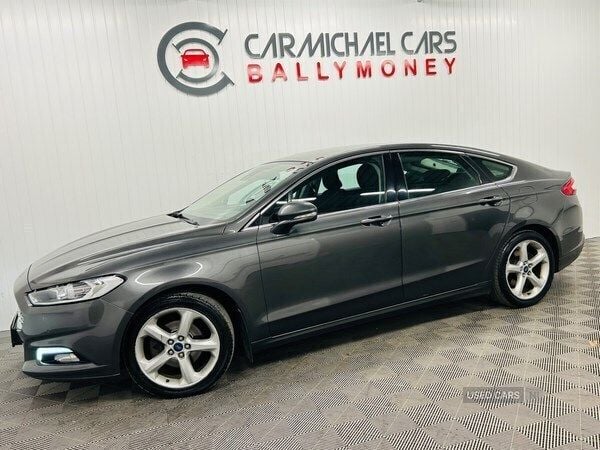 Grey Used 2017 Ford Mondeo Titanium Hatchback | £5,990 (Good price) - Image 1/4