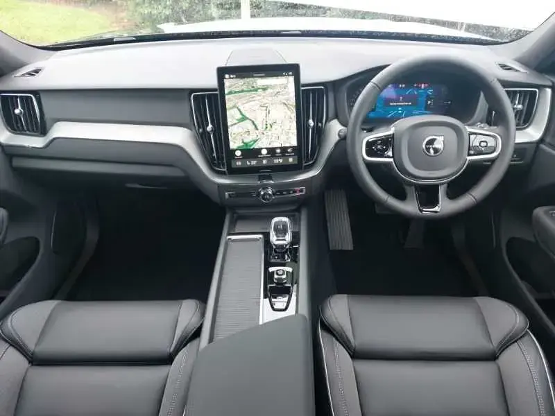New Volvo XC60 Plus 350 HP (257 kW) 2026 Metallic  onyx black SUV