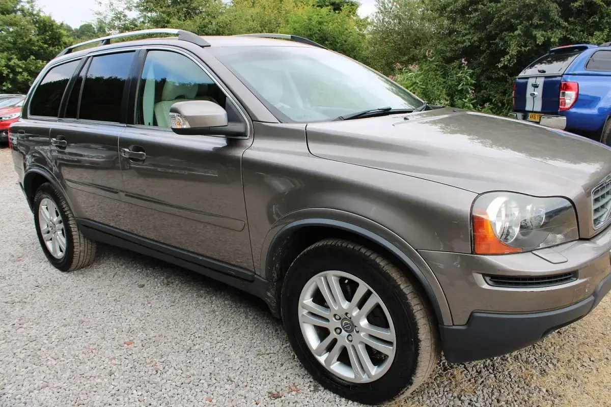 Used Volvo XC90 SE 200 HP (147 kW) 2011 Grey SUV