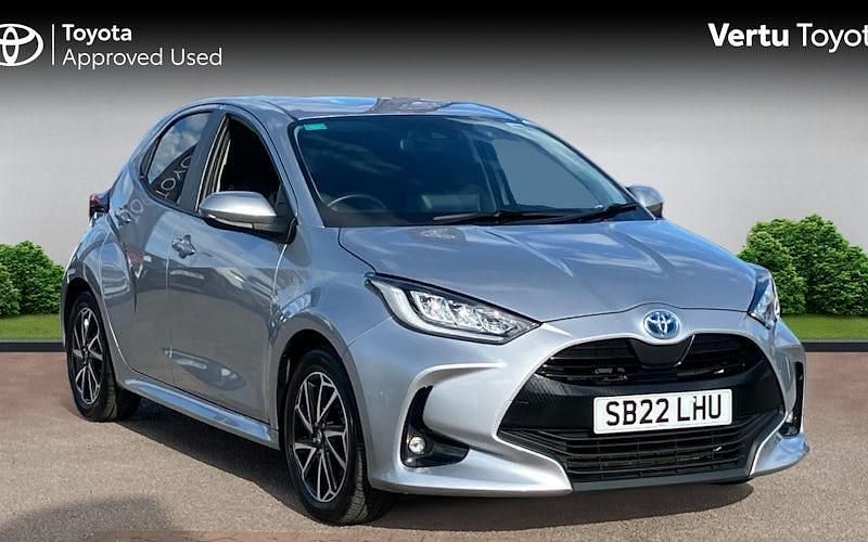 Used 2025 Toyota Yaris Hybrid Design Hatchback | £16,302 (Super price) - Image 1/4