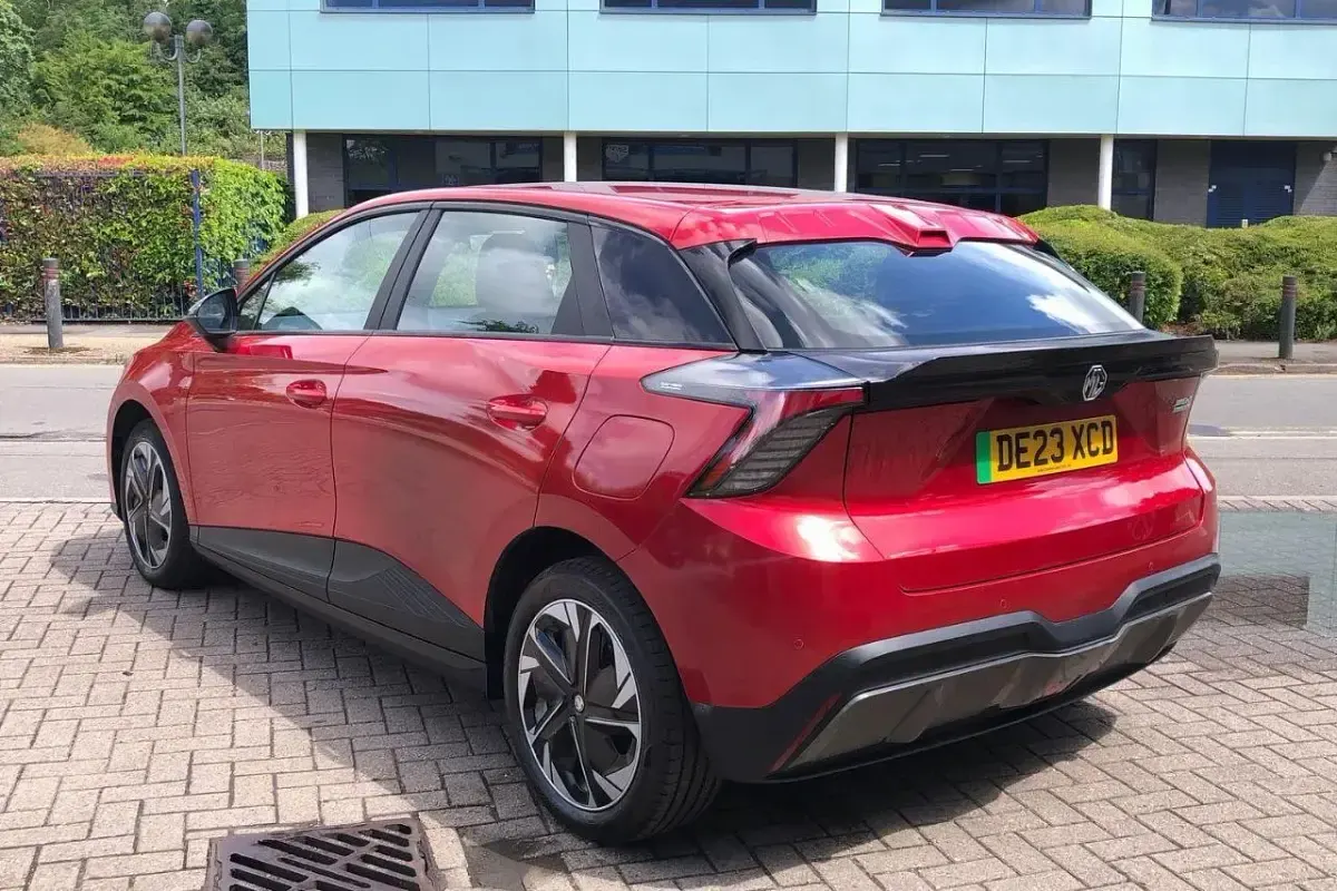 Used MG MG4 EV SE 147 kW (200 HP) 2023 Red Hatchback