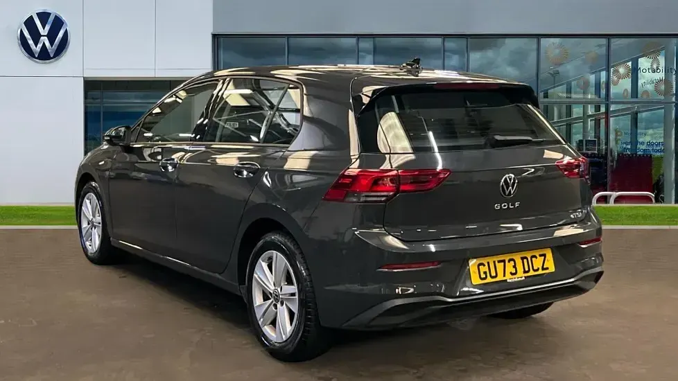 Used VW Golf VIII Life 150 HP (110 kW) 2023 Urano grey