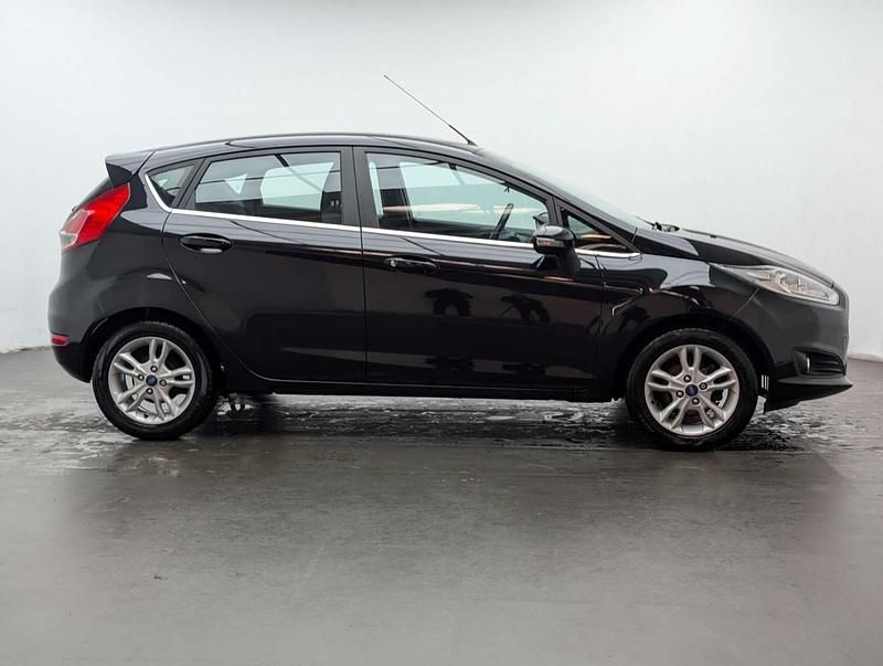 Used Ford Fiesta Zetec 82 HP (60 kW) 2017 Black Hatchback