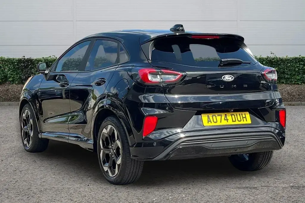Begagnad Ford Puma ST-Line X 2024 Svart SUV