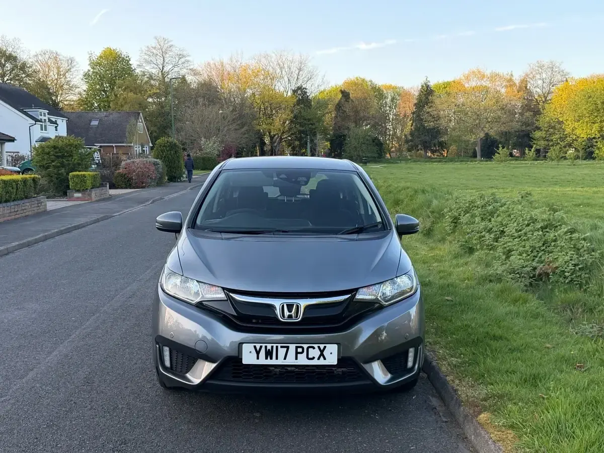 Used Honda Jazz SE 102 HP (75 kW) 2017 Grey Hatchback