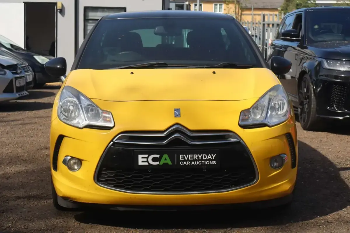 Usado Citroën DS3 2012 Amarelo Citadino
