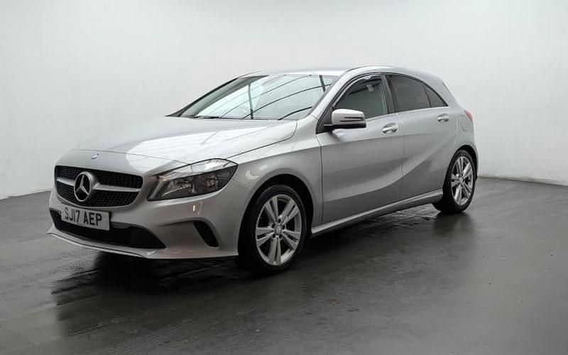 Used Mercedes A180 109 HP (80 kW) 2017 Silver Hatchback