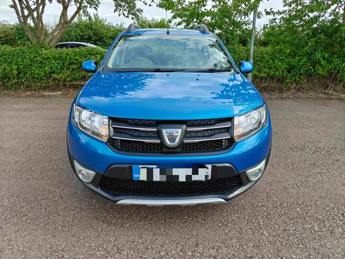 Used Dacia Sandero Lauréate 2015 Blue Hatchback