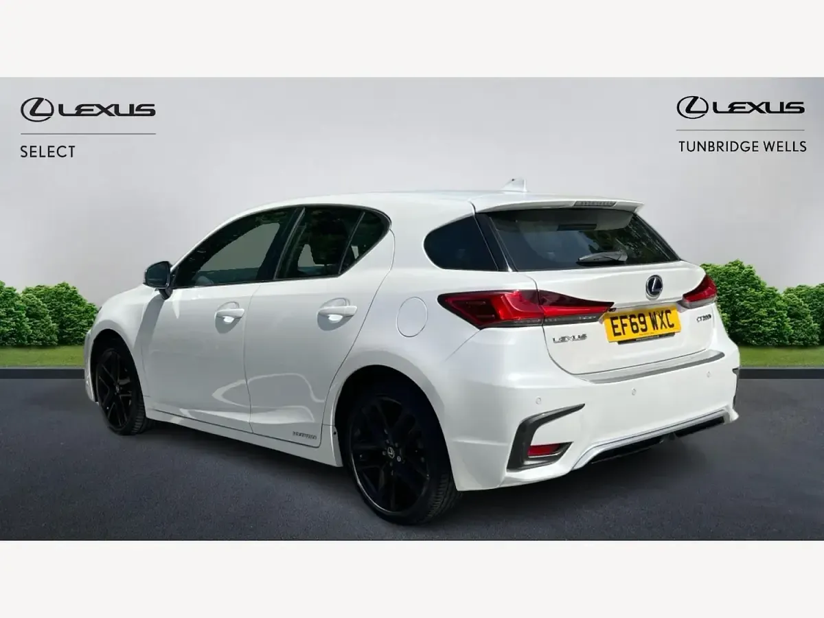 Used Lexus CT200h 2020 White Hatchback