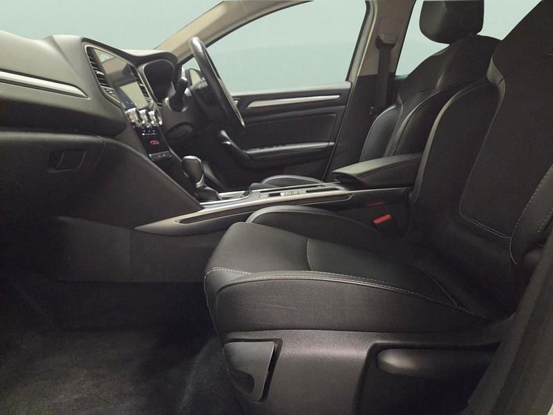 Used Renault Mégane GrandTour Iconic 115 HP (84 kW) 2022 White Estate