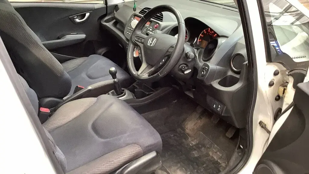 Used Honda Jazz EX 99 HP (72 kW) 2013 White Hatchback