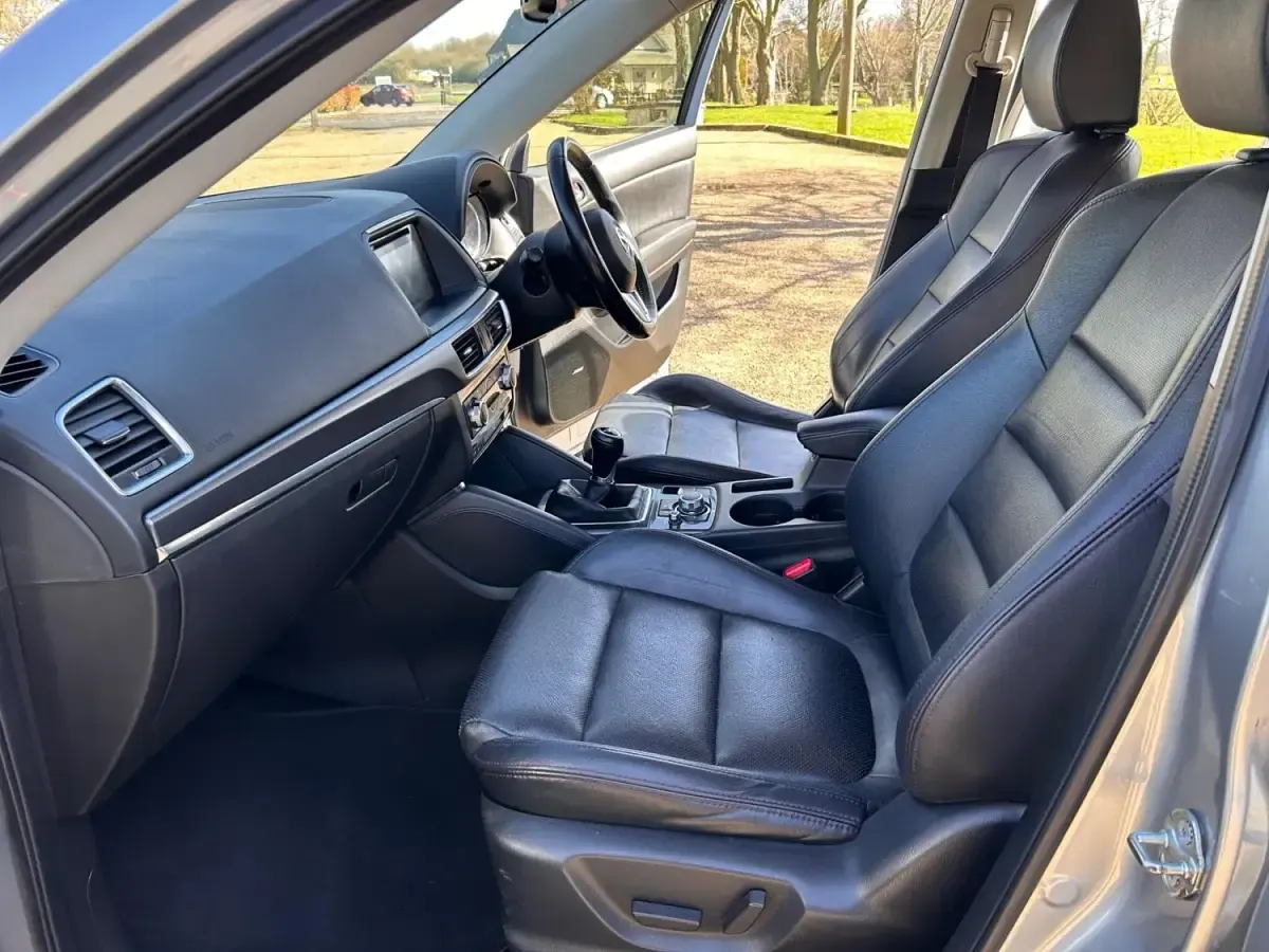 Usado Mazda 6 Inclusive 150 HP (110 kW) 2015 Prateado Carrinha