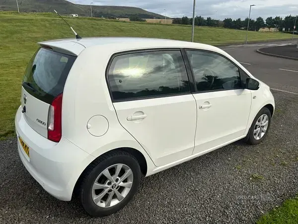 Used Skoda Citigo Elegance 75 HP (55 kW) 2013 White Hatchback