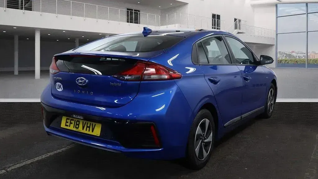 Begagnad Hyundai Ioniq SE 141 HK (103 kW) 2018 Blå Halvkombi