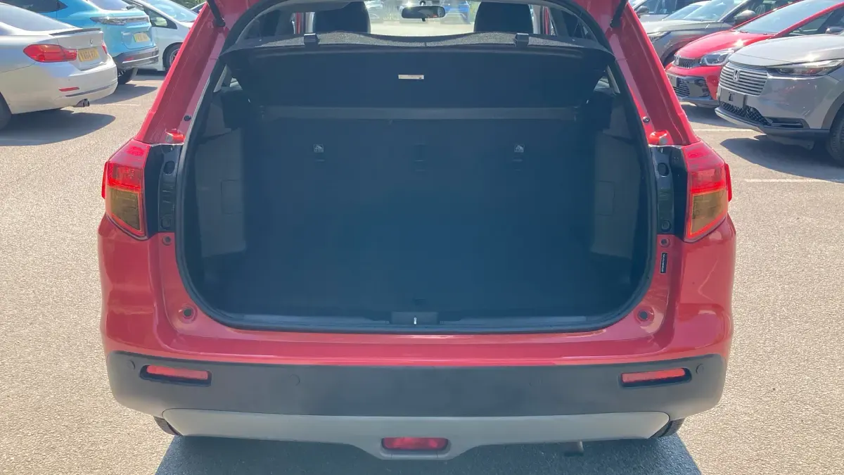 Used Suzuki Vitara 140 HP (102 kW) 2018 Red SUV