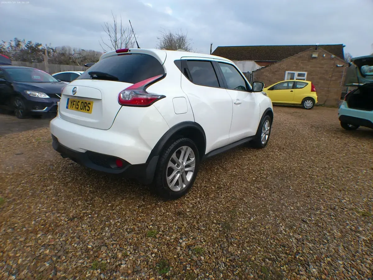 Used Nissan Juke Acenta Premium 115 HP (84 kW) 2015 White SUV