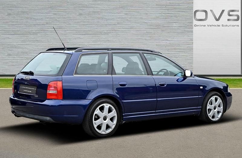 Used Audi S4 Performance 265 HP (194 kW) 2000 Blue Estate